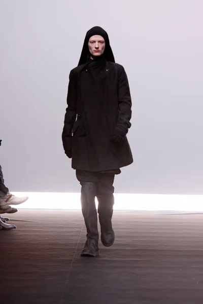 Look 3